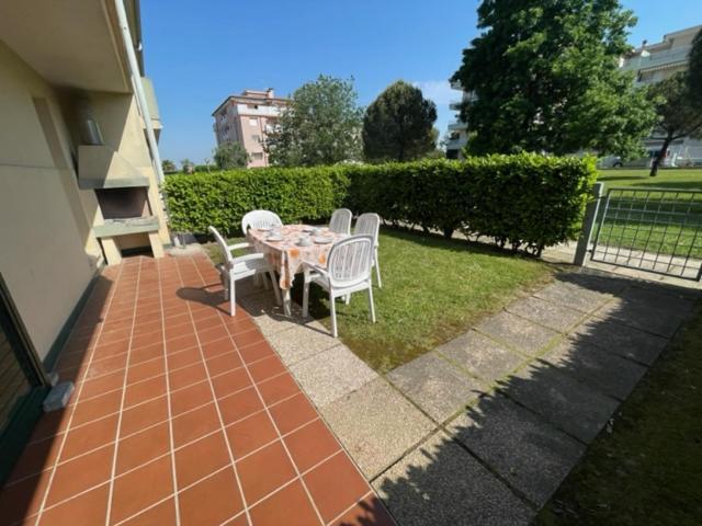 Appartement Apartament With Swimming Pool à Caorle Extérieur photo