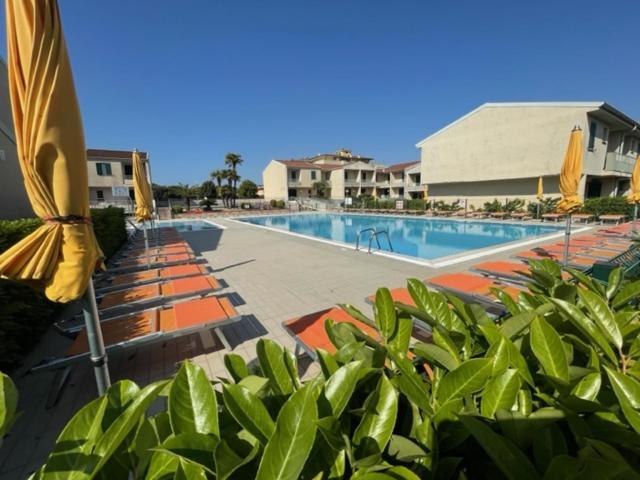 Appartement Apartament With Swimming Pool à Caorle Extérieur photo