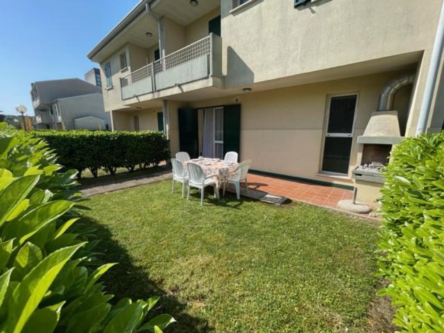 Appartement Apartament With Swimming Pool à Caorle Extérieur photo