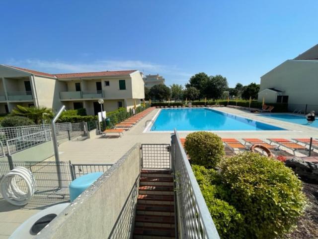 Appartement Apartament With Swimming Pool à Caorle Extérieur photo