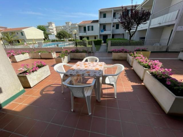 Appartement Apartament With Swimming Pool à Caorle Extérieur photo